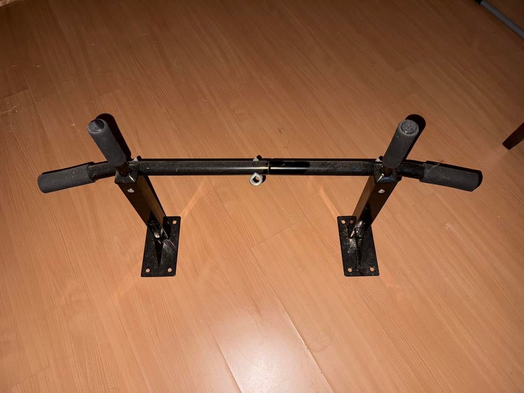 Pull-upp/dip bar + dumbels tekoop, Sport en Fitness, Fitnessmaterialen, Ophalen, Zo goed als nieuw