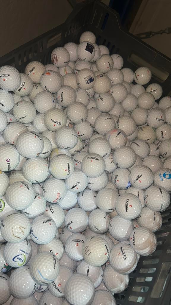 100 Stuks Pinnacle Rush Golfballen AAAA, Ophalen of Verzenden, Zo goed als nieuw, Bal(len)