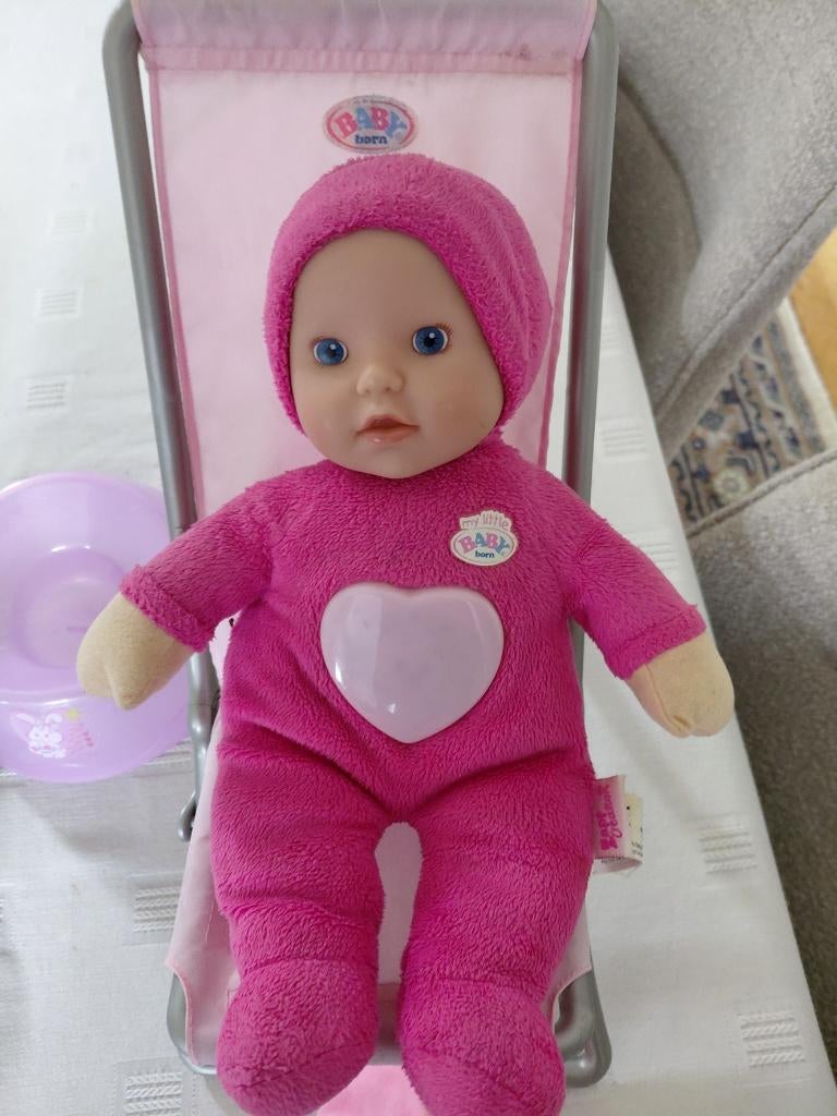 Baby Born, popje ,kleertjes, stoeltje , potje, Ophalen of Verzenden, Gebruikt, Babypop