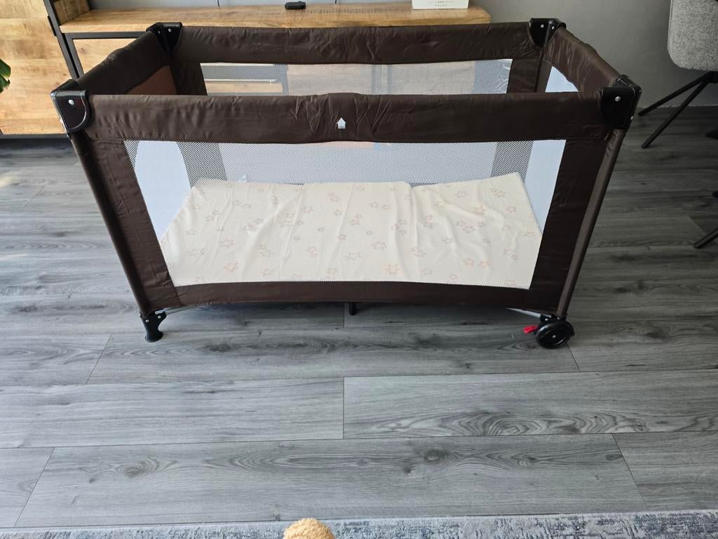 Compacte en opvouwbare box met wieltjes, Kinderen en Baby's, Boxen, Ophalen, Gebruikt, Vierkant, Wieltjes
