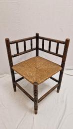 Frans bobbin hoekstoeltje turned naaistoel rotan riet kussen, Ophalen of Verzenden