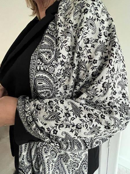 Sjaal, Kleding | Dames, Maat 46/48 (XL) of groter, Ophalen of Verzenden, Sjaal, Onbekend