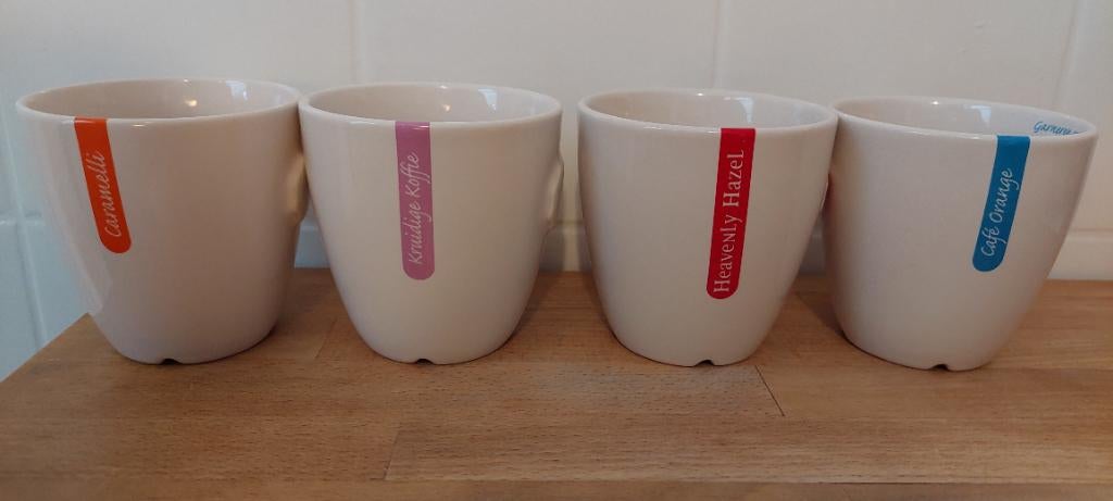 4 douwe egberts mokken met koffie recepten, Nieuw, Ophalen of Verzenden, Wedgwood, Kop(pen) en/of Schotel(s)