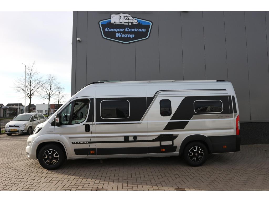 Adria Twin Supreme 640 SLB, Automaat , Enkele bedden, Caravans en Kamperen, Campers, Automaat, Buscamper of Camperbus, Ringverwarming
