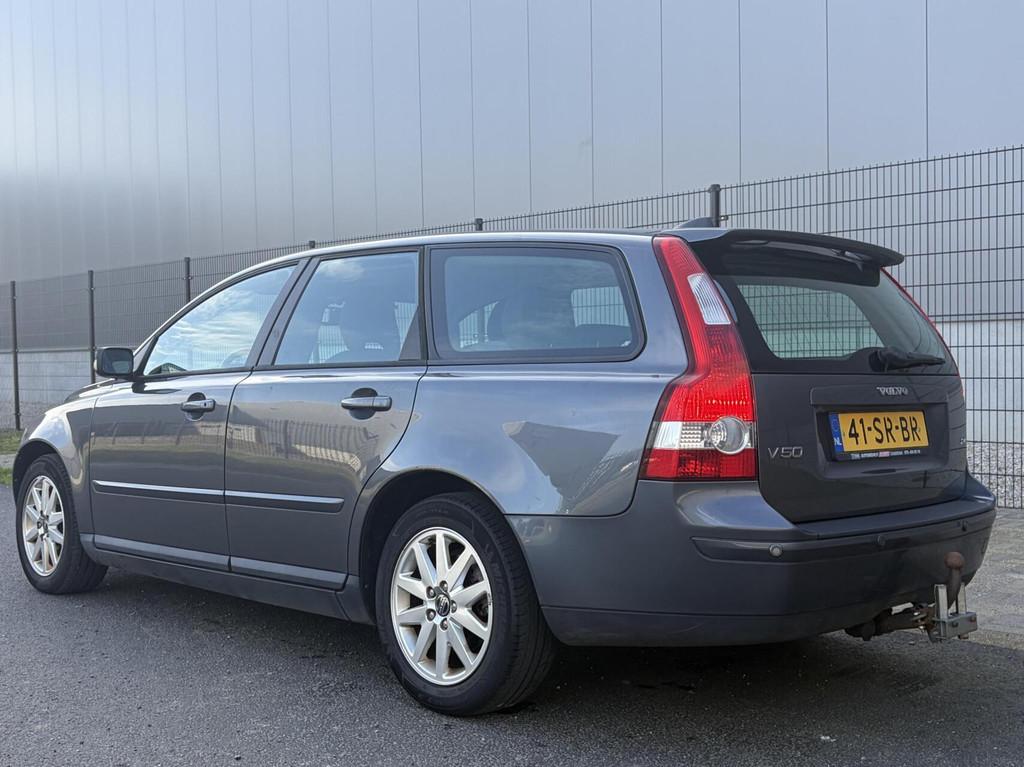 Volvo V50 2.4 Momentum | TREKHAAK | 5-CILINDER, Auto's, Volvo, Gebruikt, Zwart, 700 kg, Leder en Stof
