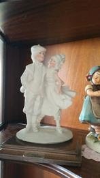 prachtig beeld van capodimonte gesigneerd A BEKARI, Ophalen of Verzenden