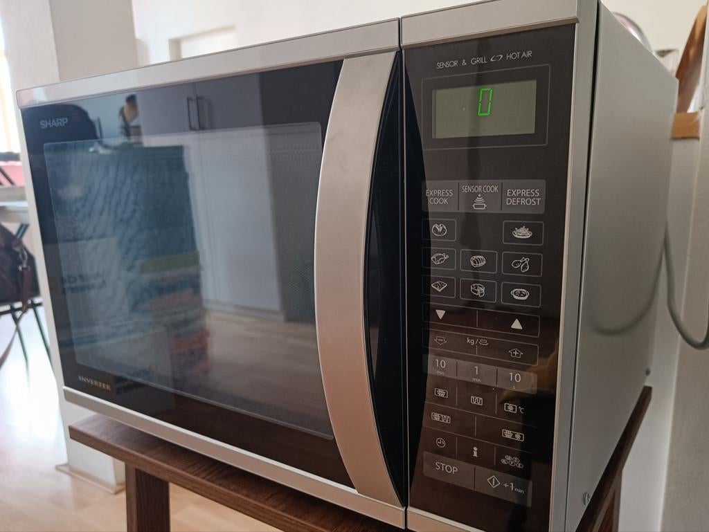 Sharp R971INW 40L combimagnetron, Witgoed en Apparatuur, Ophalen, Combimagnetron, Gebruikt, Grill