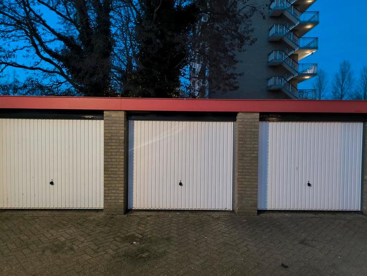 Mooie droge garagebox Breda, Huizen en Kamers, Garages en Parkeerplaatsen, Noord-Brabant