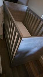 Prachtig zo goed als nieuw ledikant + commode, Ophalen, Zo goed als nieuw, Jongetje of Meisje