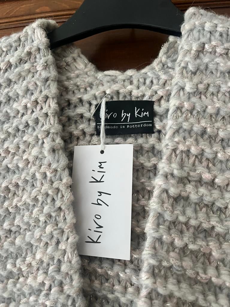 Handgemaakte Kiro by Kim bodywarmer/gilet - Nieuwstaat, Verzenden, Nieuw, Maat 38/40 (M), Grijs