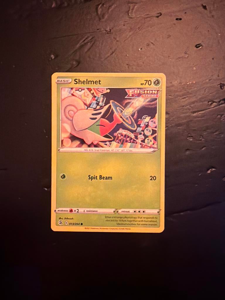 Shelmet #013/264 Pokémon Kaart Fusion Strike, Ophalen of Verzenden, Zo goed als nieuw, Losse kaart