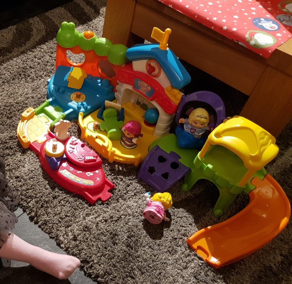 Vtech vrolijke vriendjes school, Ophalen of Verzenden, Zo goed als nieuw, 2 tot 4 jaar