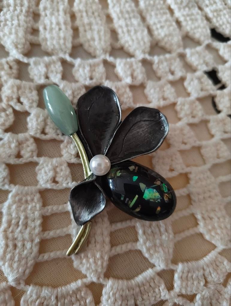 Grote abstracte broche bloem, Ophalen of Verzenden, Zo goed als nieuw, Overige materialen