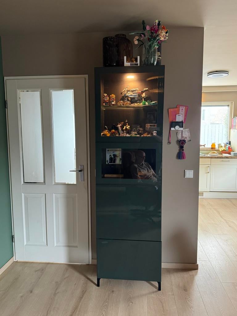 IKEA Besta kast met verlichting - Donkergroen, Huis en Inrichting, Kasten | Vitrinekasten, 200 cm of meer, Ophalen of Verzenden