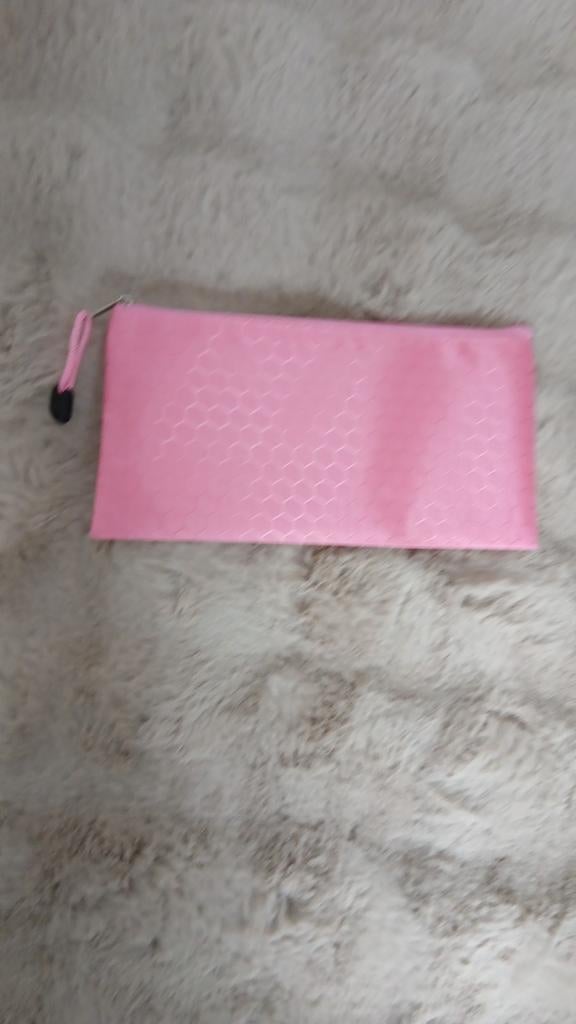 Roze etui - met ruitjespatroon €1,00, Ophalen of Verzenden, Nieuw