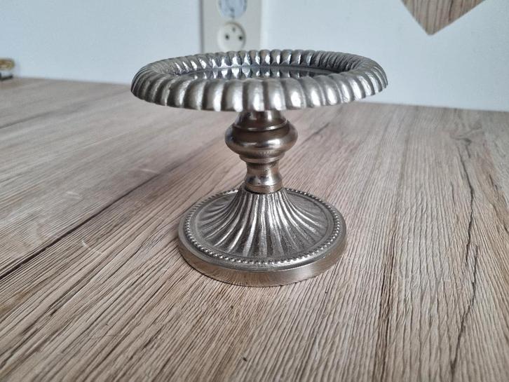 Mooie Antiek Vintage Kandelaar op voet Metaal - Fluweel, Huis en Inrichting, Woonaccessoires | Kandelaars en Kaarsen, Gebruikt