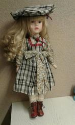 Pop 51 cm nieuw prijs 10,00 euro met houder, Ophalen of Verzenden, Nieuw, Pop