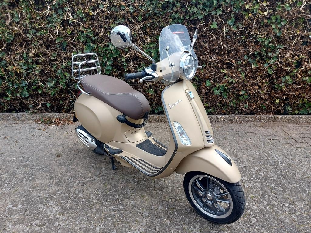 Vespa Primavera S 2020 lichte schade  slechts 2342 km, Ophalen, Overige modellen, Zo goed als nieuw, Benzine