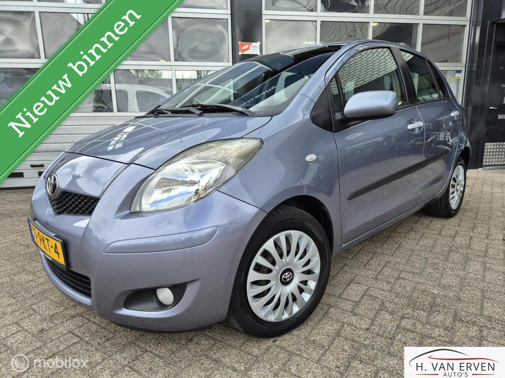Toyota Yaris 1.3 VVTi Aspiration CLIMA TREKHAAK NAP, Auto's, Voorwielaandrijving, 40 €/maand, 4 cilinders, Blauw