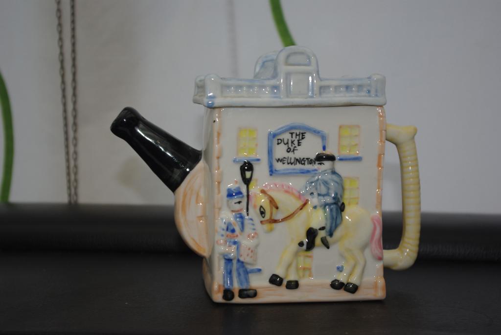 Thee potten / melk zuiker stelletje, Ophalen