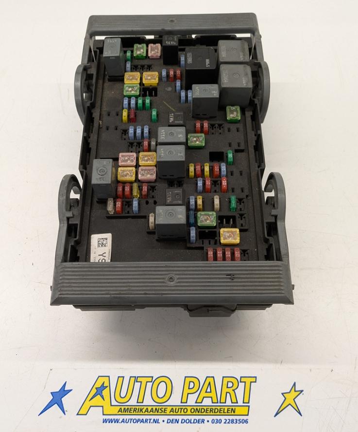 Cadillac Escalade zekeringkast 2007-2009, Gebruikt, Info@gm.com, Ophalen of Verzenden, Chevrolet