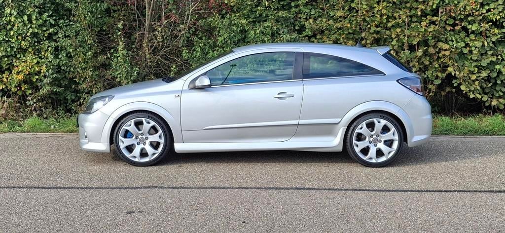 Opel Astra 2.0 GTC OPC Turbo 177KW 2007 Grijs orgineel Nld, Auto's, Voorwielaandrijving, 1998 cc, Zwart, 4 cilinders