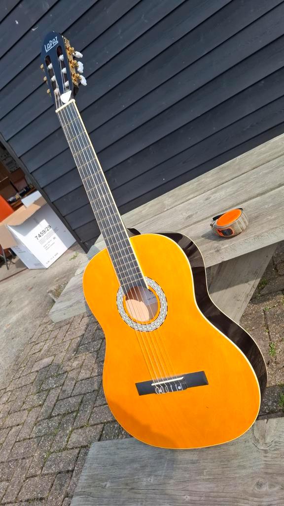Gitaar. LaPaz. Klassiek., Muziek en Instrumenten, Snaarinstrumenten | Gitaren | Bas, Zo goed als nieuw, Akoestisch, 6-snarig, Ophalen