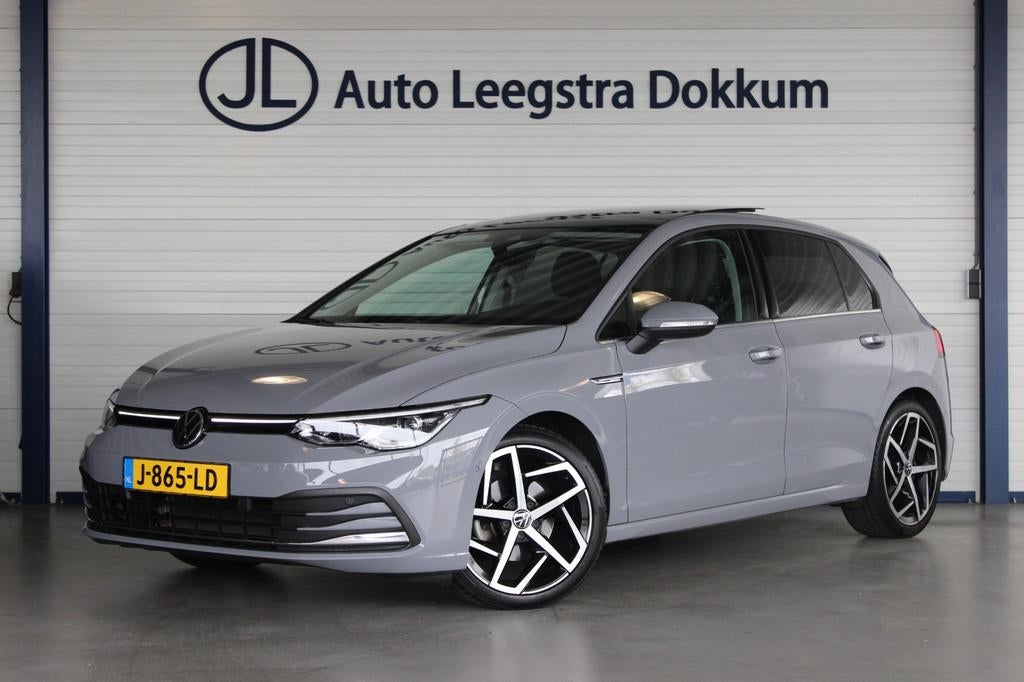 Volkswagen Golf 1.5 eTSI Style Trekhaak | Pano | IQ Light |, 4 cilinders, Alcantara, Origineel Nederlands, Bedrijf