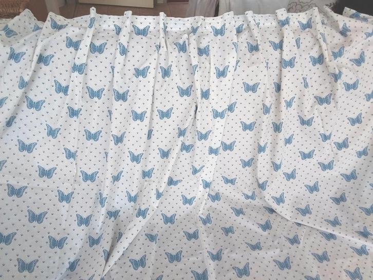 2 Frisse gordijnen van 205 cm hoog en elk 120 cm breed, Huis en Inrichting, Stoffering | Gordijnen en Lamellen, Zo goed als nieuw