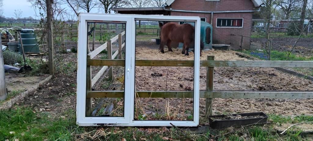 Kunststof kozijn wit/groen Schuco, Doe-het-zelf en Verbouw, Glas en Ramen, Ophalen, Gevelraam of Ruit, Gebruikt, 120 tot 160 cm
