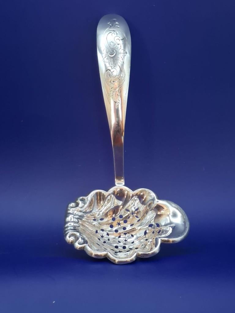 Zeldzame antieke suikerstrooilepel uit den Bosch, Antiek en Kunst, Verzenden