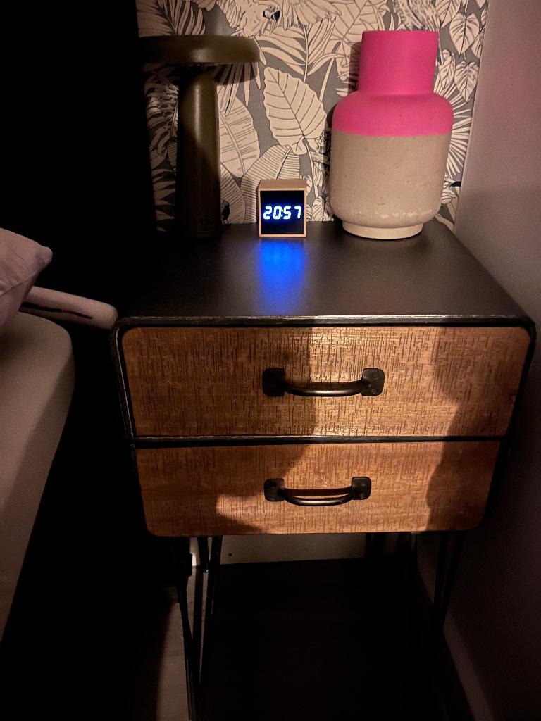 Nachtkastjes 2x, Ophalen, Minder dan 45 cm, Metaal of Aluminium, 55 tot 70 cm