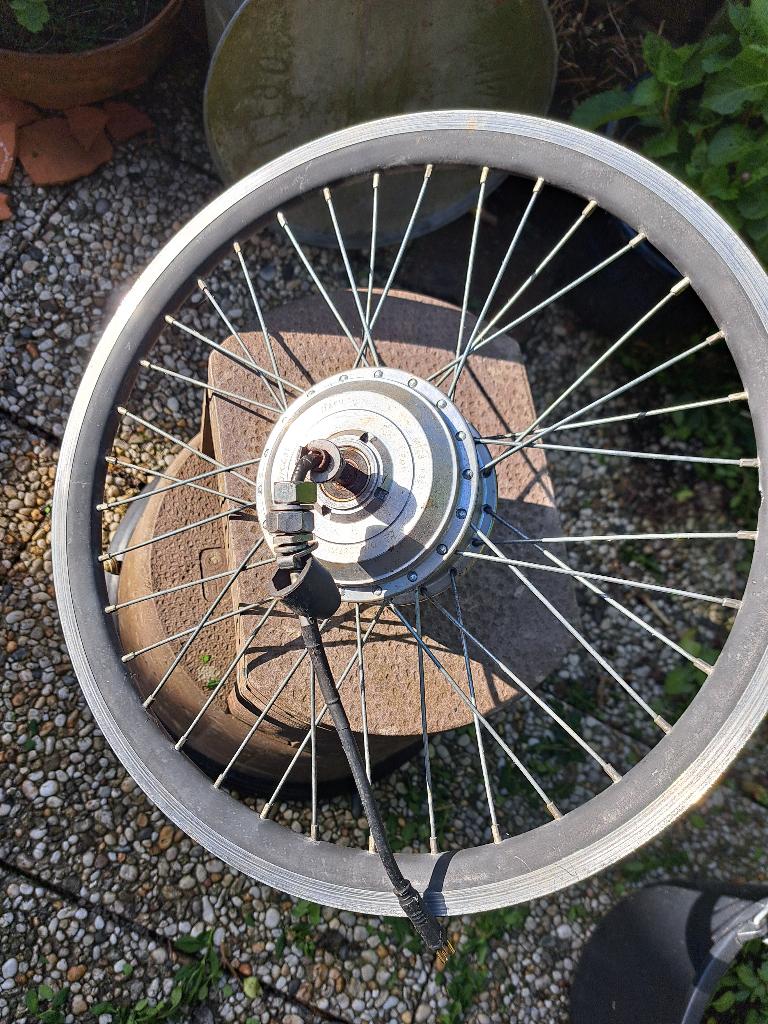 fietswiel 20 inch voorwiel voor elektrische bakfiets, Wiel, Gebruikt, Bakfiets, Staal