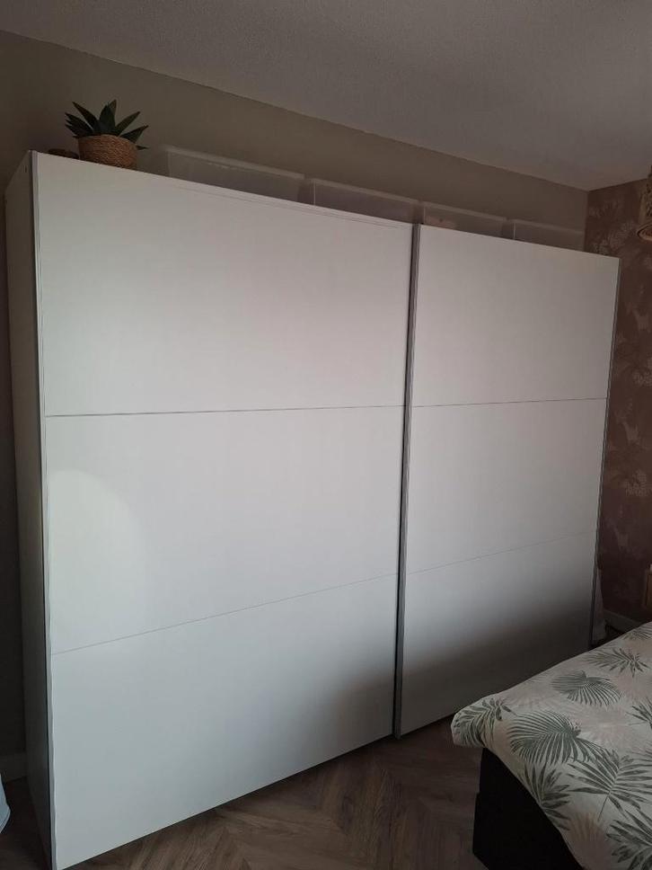 Ruime zweefdeur kledingkast 260 cm MOET WEG!!, Huis en Inrichting, Kasten | Kledingkasten, Gebruikt, 200 cm of meer, 200 cm of meer