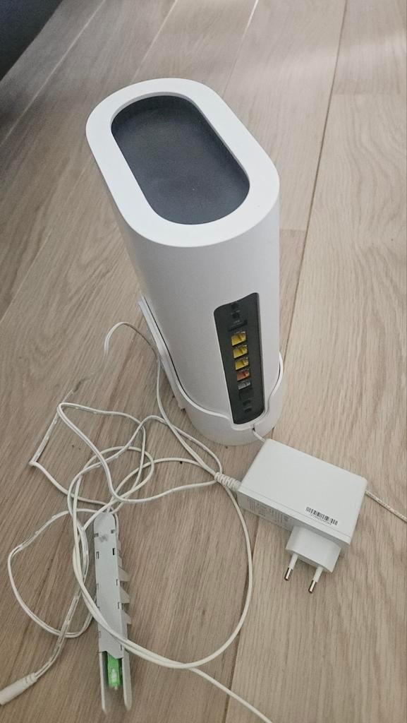 Nokia Wifi Modem-2566D Router met adapter, Computers en Software, Routers en Modems, Ophalen of Verzenden, Gebruikt, Router met modem
