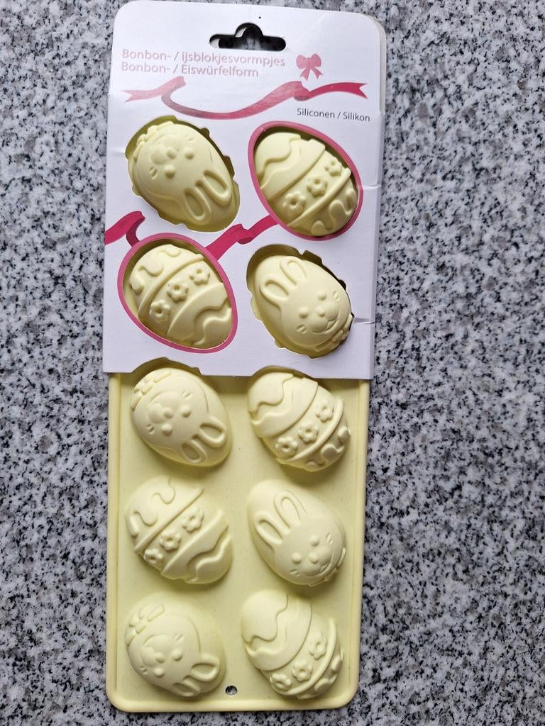 Paasei vorm voor bonbons of mini cake, Ophalen of Verzenden