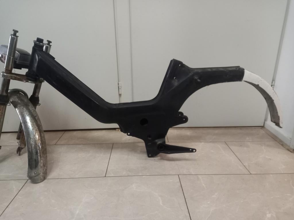 Gezocht puch frame, Fietsen en Brommers, Brommeronderdelen | Puch, Zo goed als nieuw, Frame, Ophalen