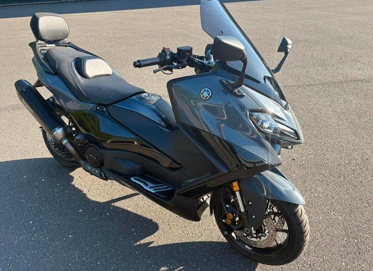 Yamaha TMAX Tech Max (modeljaar 2022) Akrapovic, Motoren, Motoren | Yamaha, Particulier, Scooter, 12 t/m 35 kW, Ophalen