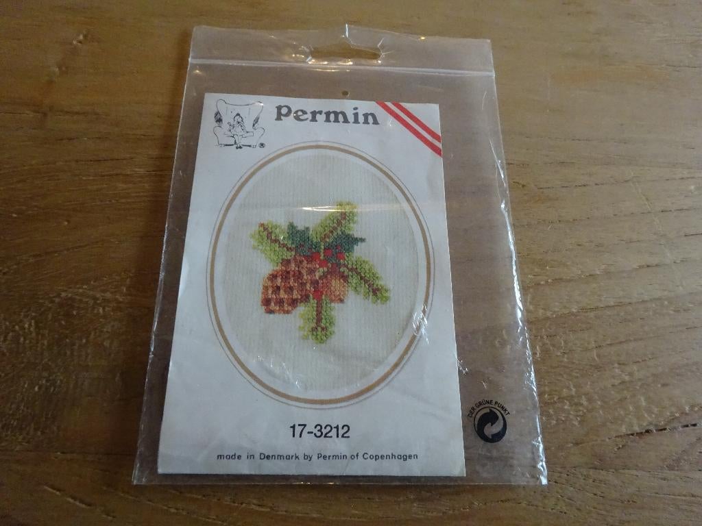 borduurpatroon van Permin kerst dennenappel, Ophalen of Verzenden, Gebruikt, Handborduren, Patroon