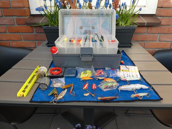 Viskoffer helemaal compleet, Watersport en Boten, Hengelsport | Algemeen, Zo goed als nieuw, Koffer of Tas, Ophalen of Verzenden