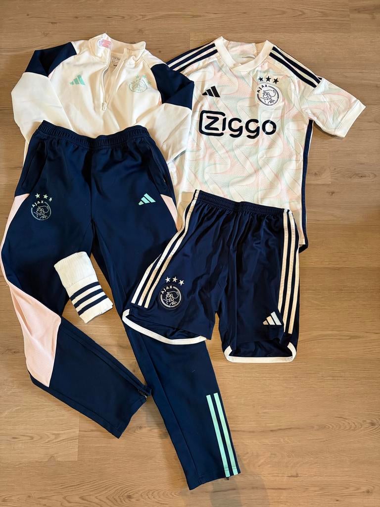 Ajax uit tenue en trainingspak maat 164 (13-14 jaar) met sok, Maat XS of kleiner, Ophalen of Verzenden, Zo goed als nieuw, Set