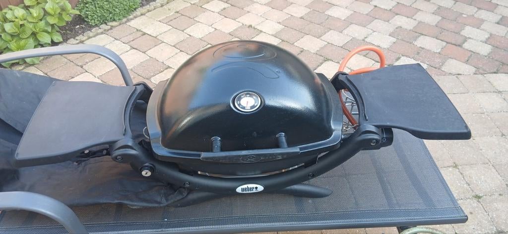 Weber tafel BBQ met 2 gasflessen en beschermhoes, Tuin en Terras, Gasbarbecues, Ophalen, Gebruikt, Weber