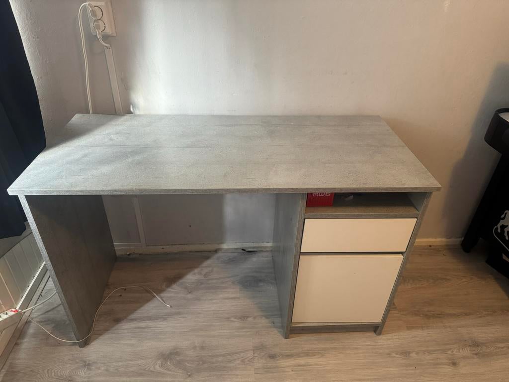 Kinderbed en Bureau met lades, Kinderen en Baby's, Kinderkamer | Bedden, 85 tot 100 cm, Gebruikt, Ophalen of Verzenden, Lattenbodem