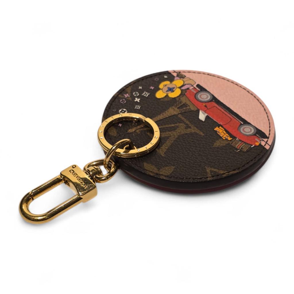 Louis Vuitton Limited M68651 Vivienne Xmas Charm | ZGAN, Louis Vuitton, Zo goed als nieuw, Support@louisvuitton.com, 2 Rue du Pont Neuf
75001 Paris
France