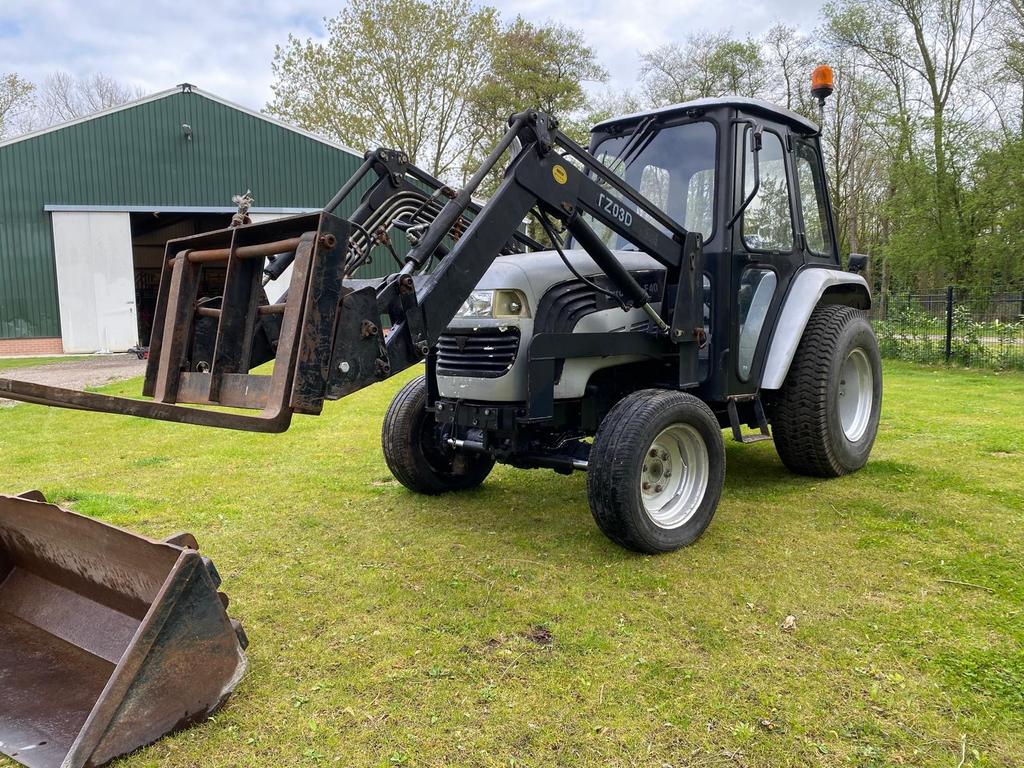 Eurotrack F40 Tractor met Voorlader, Lepels en Bak, Gebruikt, 2500 tot 5000, Tot 80 Pk, Ophalen