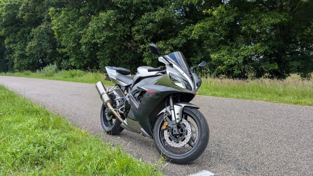 Yamaha R1 uit 2002, Particulier, Super Sport