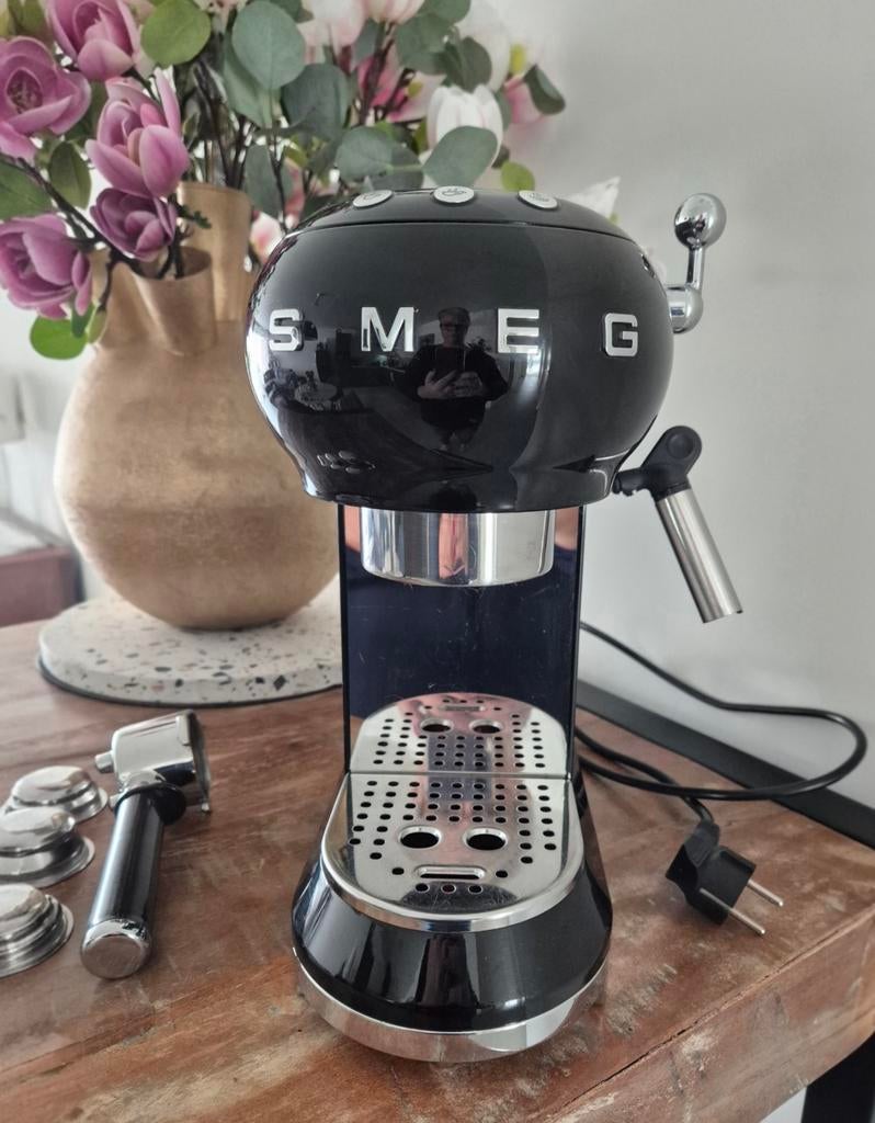 Smeg Espresso Apparaat - Zwart, Witgoed en Apparatuur, Koffiezetapparaten, Ophalen, Espresso apparaat, Gemalen koffie, Zo goed als nieuw
