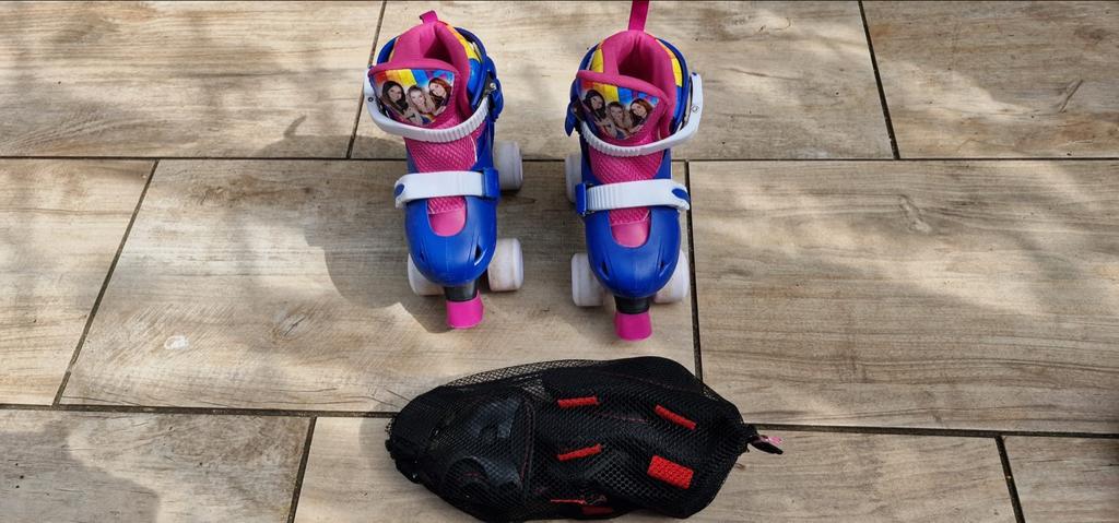 Rolschaatsen Studio 100 K3 - Maat 30/33 met beschermers, Ophalen of Verzenden, Verstelbaar, Gebruikt, Kinderen