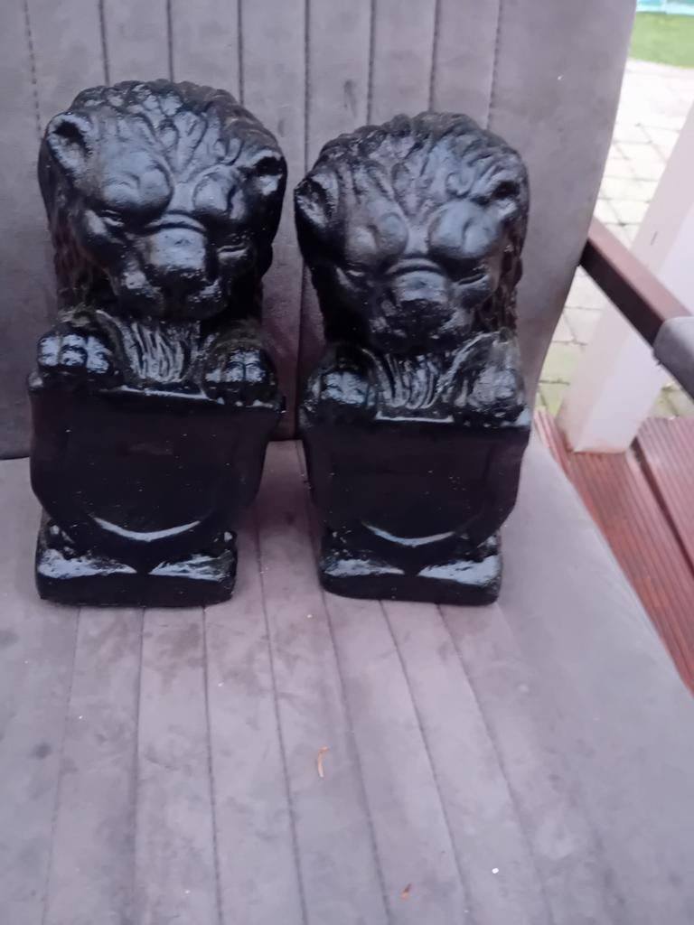2 stenen leeuwen - Tuinbeelden, Tuin en Terras, Ophalen, Gebruikt, Steen, Dierenbeeld