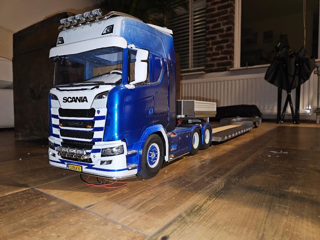 Tamiya truck Scania+ dieplader, Schaal 1:14, Zo goed als nieuw, Auto onroad, Ophalen